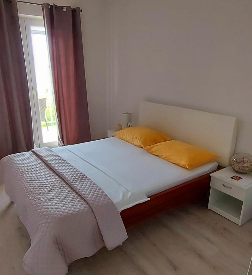 Apartments Santic Подаца Екстериор снимка